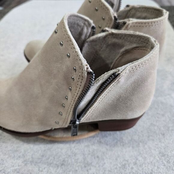 🐢 Minnetonka Suede Leather Cream Ankle Booties Riveted Size 6 - Picture 9 of 15